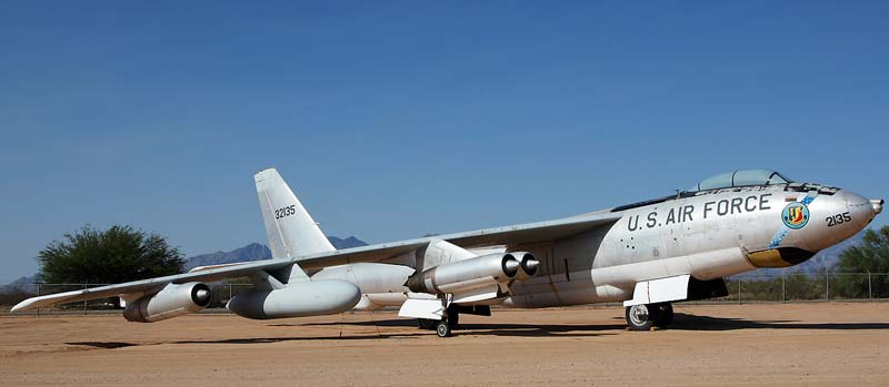 Дальний бомбардировщик B-47 Stratojet (США)