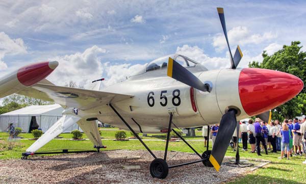 Экспериментальный истребитель Lockheed XFV-1 Salmon (США)