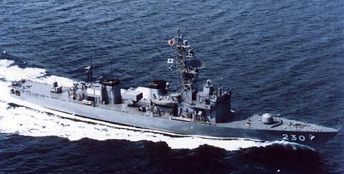Фрегат УРО DE-230 "ДЗИНЦУ" типа "АБУКУМА" (Япония)