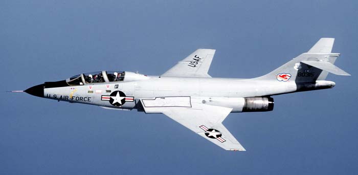 Истребитель-бомбардировщик F-101 Voodoo (США)