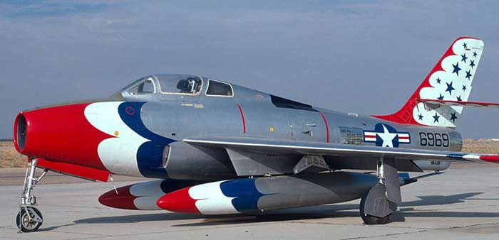 Истребитель Republic F-84F Thunderstreak (США)