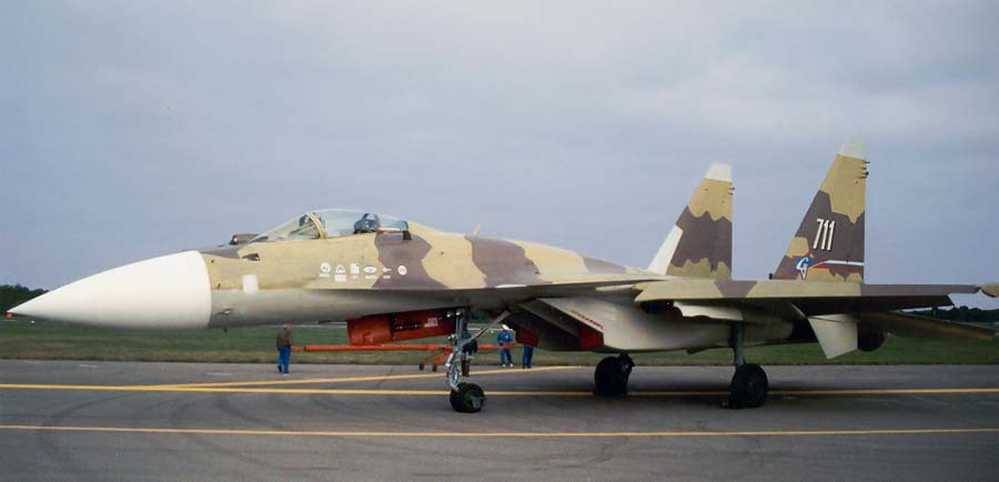 Многоцелевой истребитель Су-35 / Су-37 (Россия)