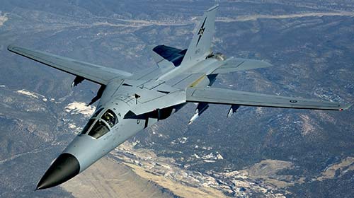 Многоцелевой самолет F-111 (США)