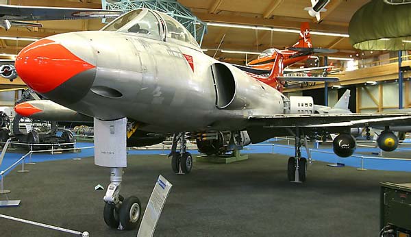 Опытный штурмовик FFA P-16 (Швейцария)