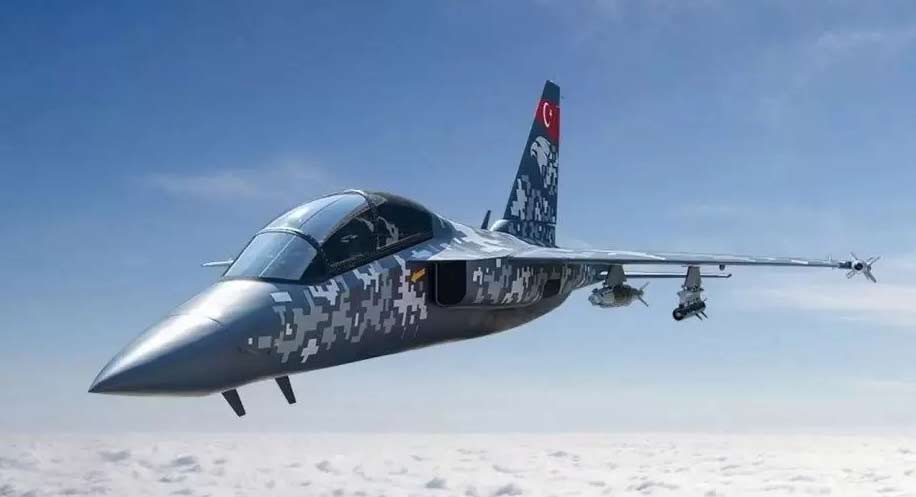 Опытный учебно-боевой самолет TAI Hurjet (Турция)