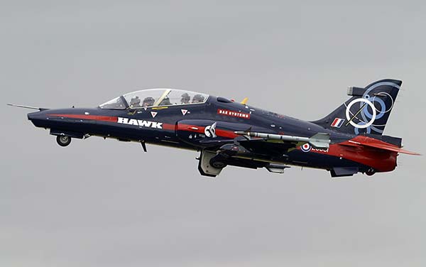 Учебно-боевой самолет BAe Hawk 100 (Великобритания)