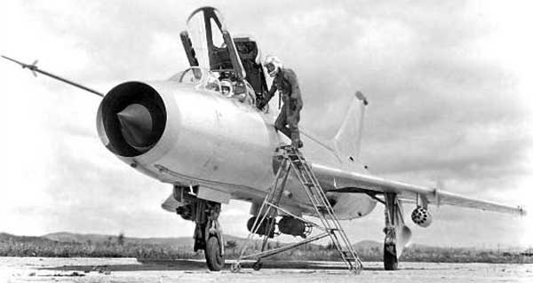 Учебно-боевой самолет Су-7У / УМК (СССР)