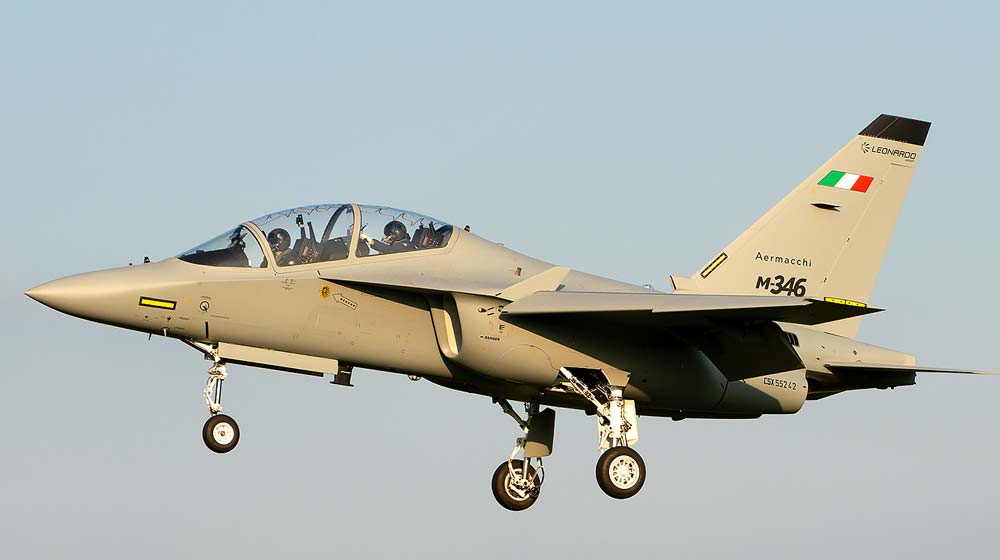 Учебно-тренировочный самолет Aermacchi M-346 Master (Италия)