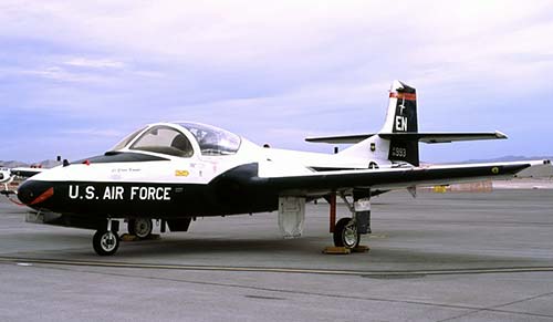 Учебно-тренировочный самолет T-37 Tweet (США)