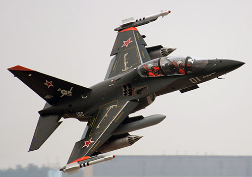 Учебно-тренировочный самолет Як-130 (Россия)