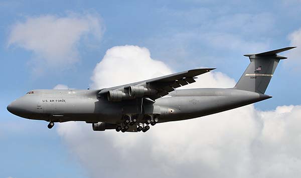 Военно-транспортный самолет C-141B Starlifter (США)